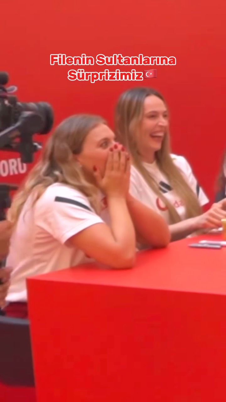 adidas × Filenin Sultanları signing-day flashmob